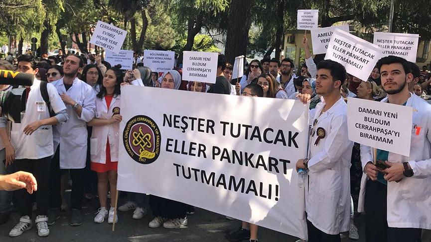 Cerrahpaşa Tıp Fakültesi'nde protestolar devam ediyor