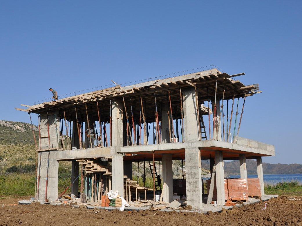 Datça'da sit alanındaki kaçak otel inşaatı sürüyor