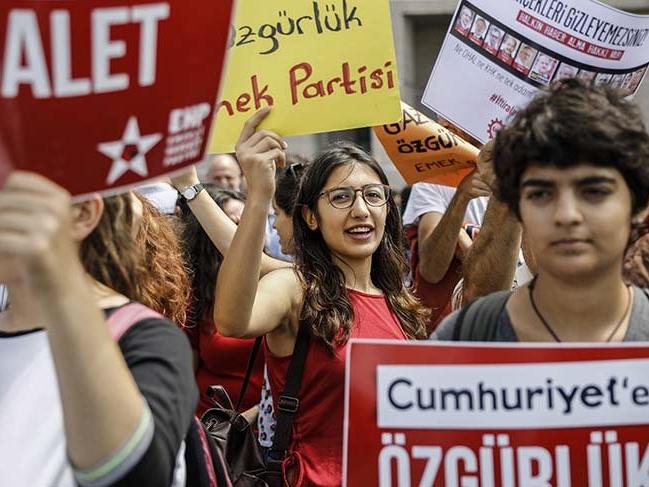 Cumhuriyet Gazetesi Davası'nda sanıklar savunma yapıyor