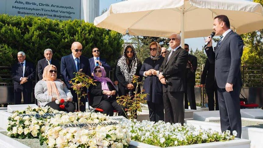 Sakıp Sabancı vefatının 14. yıldönümünde kabri başında anıldı