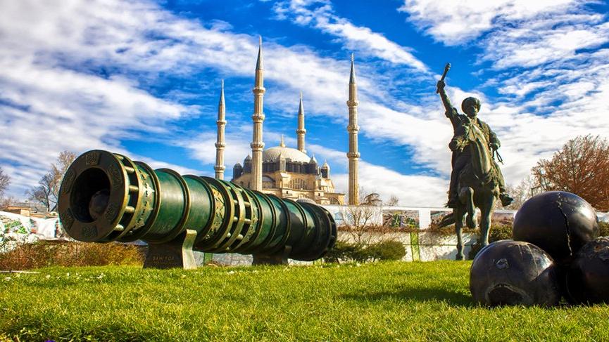Tarihi ve kültürü asırlar öncesine dayanan Edirne'nin gezilecek yerlerinin tamamı...