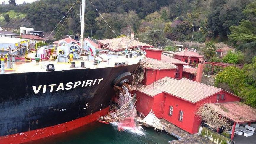 Yalıyı yıkan geminin sahibi 50 milyon dolarlık hacize itiraz etti: Yalı yıkıldı, arazisi değil