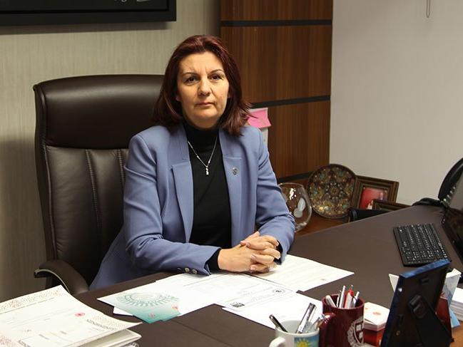 CHP’li Lale Karabıyık: MEB’in sitesi başbakanı yalanlıyor