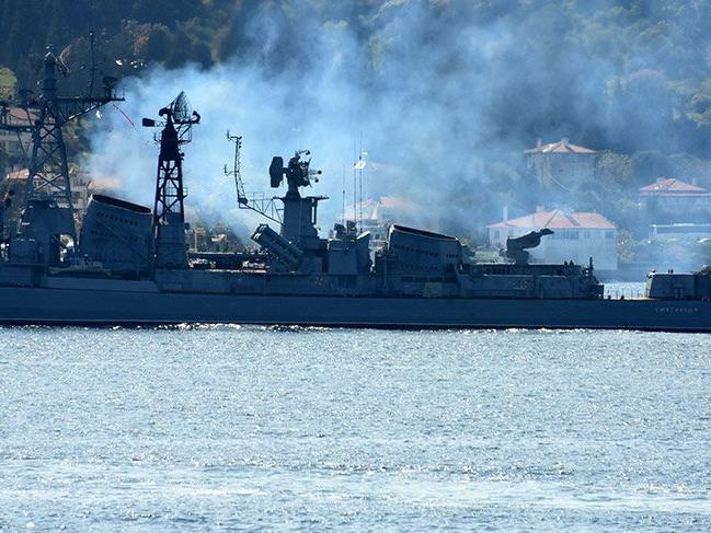 Rus savaş gemileri Çanakkale boğazından geçti