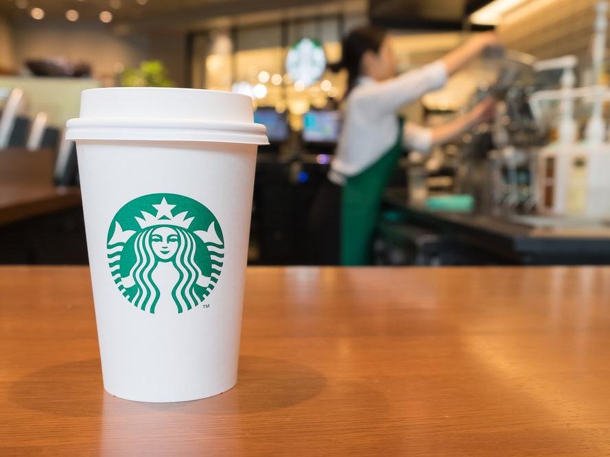 Starbucks ırkçılıkla mücadele" eğitimi için 8 bin şubesini kapatıyor
