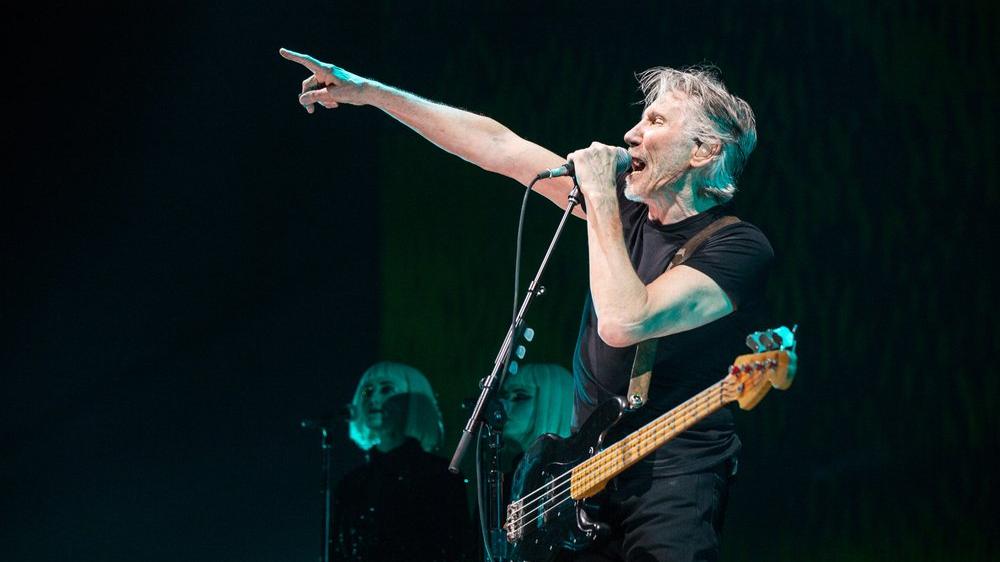 Roger Waters'dan İZEV'e büyük destek