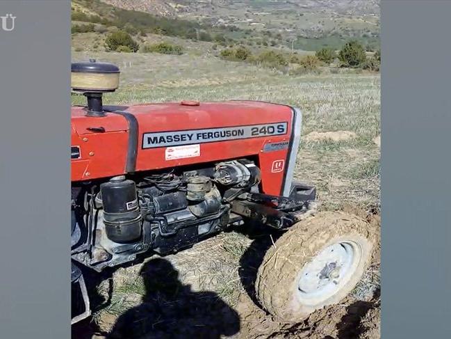 Traktörün deposunu 300 liraya dolduran çiftçi tarlanın ortasında isyan etti
