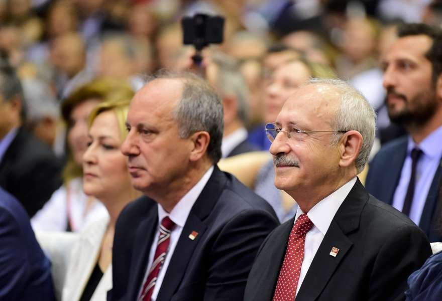 CHP Genel Başkanı Kemal Kılıçdaroğlu, Ahmet Taner Kışlalı Spor Salonu’nda gerçekleşen ‘Büyük Buluşma’da, Muharrem İnce'yi cumhurbaşkanı adayı olarak ilan etti.