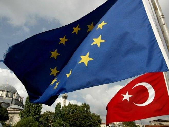 Avrupa Komisyonu'ndan tepki çeken Türkiye bütçesi