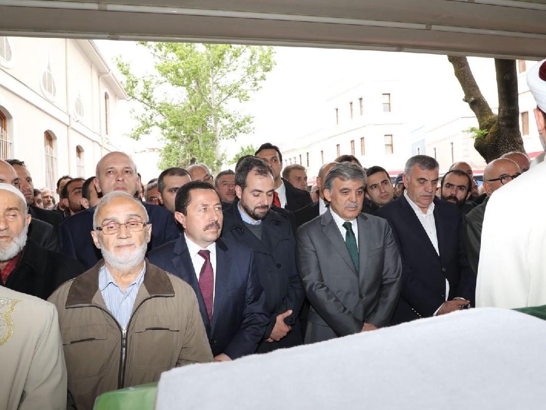 Cenazede Abdullah Gül'e tepki