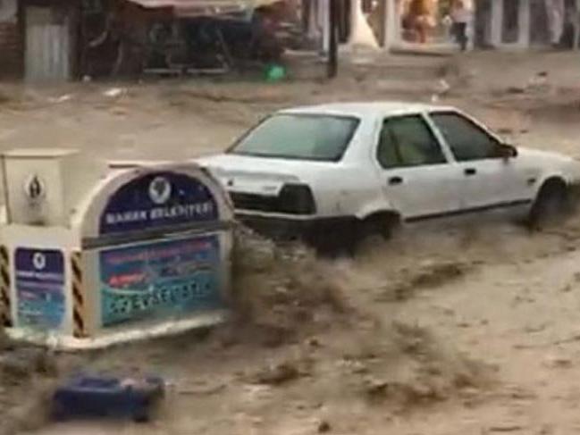 Meteoroloji Ankara'da 3 saatlik kuvvetli yağış uyarısı yaptı