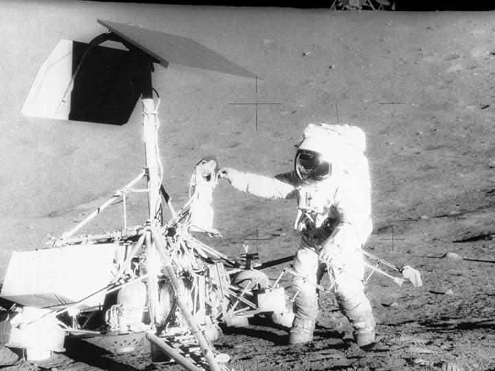 Ay'da yürüyen dördüncü astronot hayatını kaybetti