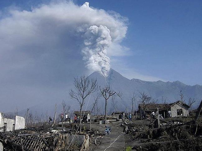 Endonezya'da yanardağ alarmı! Tahliyeler başladı