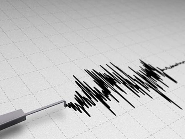İzmir'de korkutan deprem