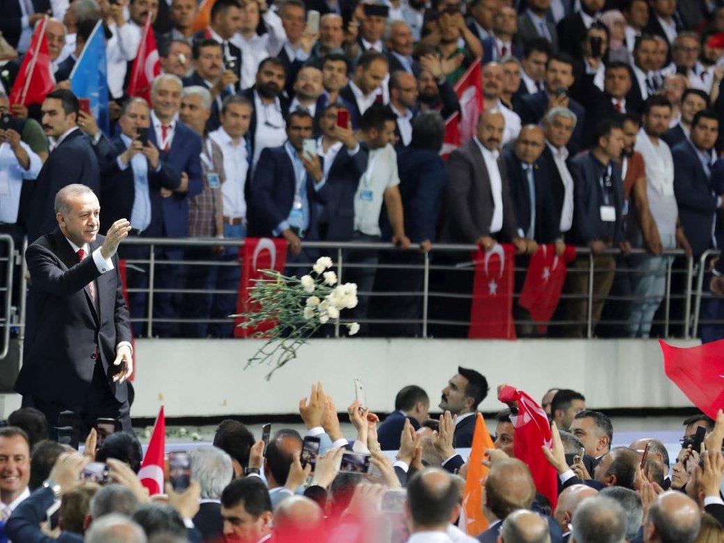 Reuters AKP beyannamesindeki dış politikayı yazdı