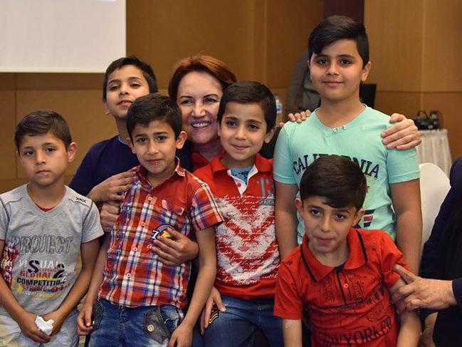 Meral Akşener, Filistinli çocuklarla iftar yaptı