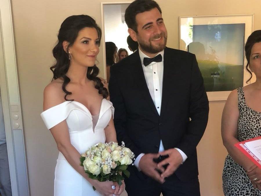 Oyuncu Mert Türkoğlu Stockholm'de evlendi