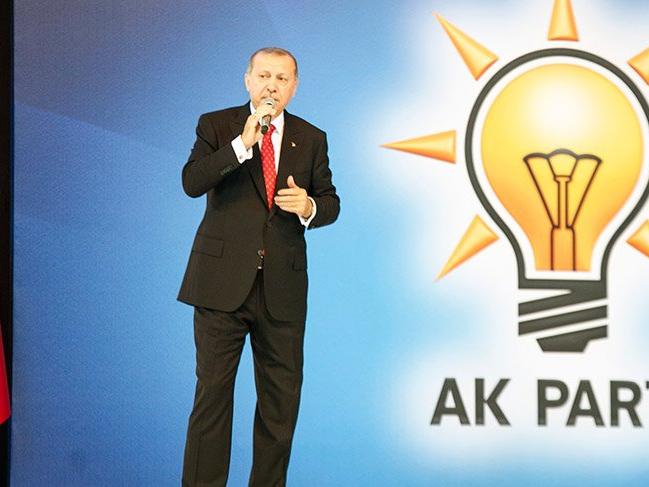 Erdoğan'ın seçim vaatlerini CHP yazdı