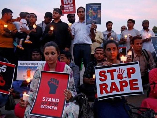 Tecavüze uğrayan 16 yaşındaki kızı diri diri yaktılar