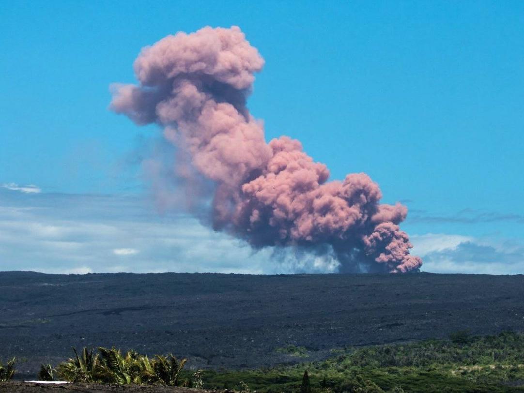 Hawaii'de yanardağ patladı: Binlerce insan tahliye edildi