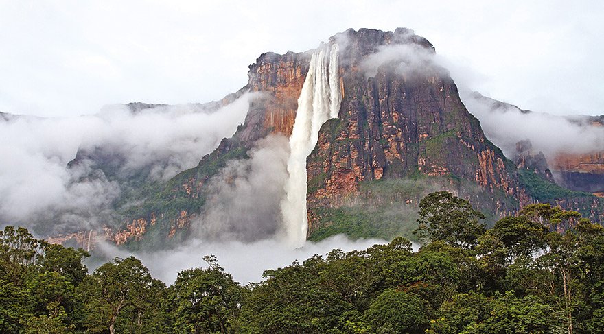the-salto-angel-is-the-highest-waterfall-in-the-word-with-979-meter-canaima-venezuela