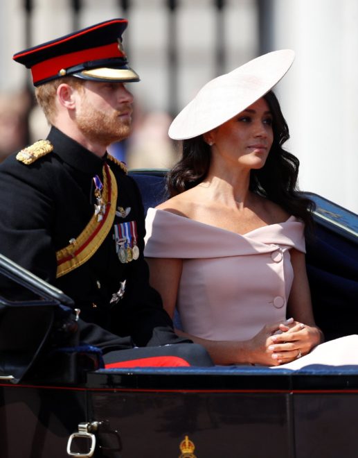 3 hafta önce evlenen Prens Harry ve eşi Meghan da törene katıldı.