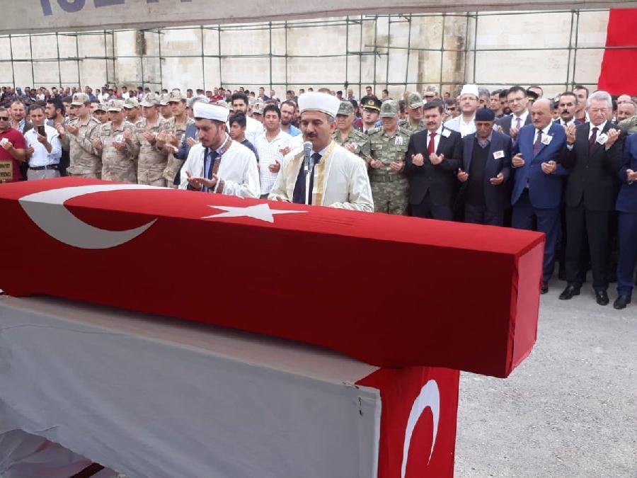 Şehit Sözleşmeli Er Bayracı, Erzincan'da gözyaşlarıyla uğurlandı