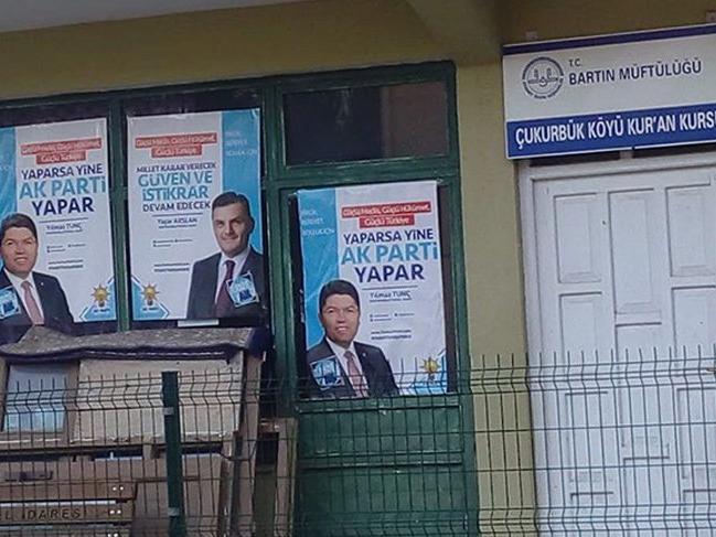 Müftülüğün Kuran kursuna AKP’nin seçim afişini astılar