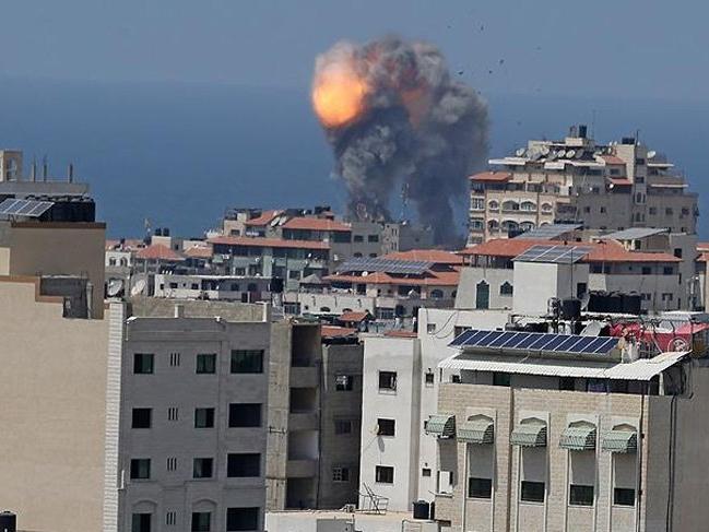 İsrail açıkladı: Gazze'yi vurduk
