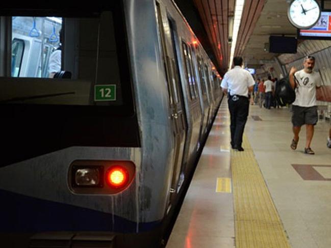 İstanbul'da metro seferlerinde bir saatlik aksama
