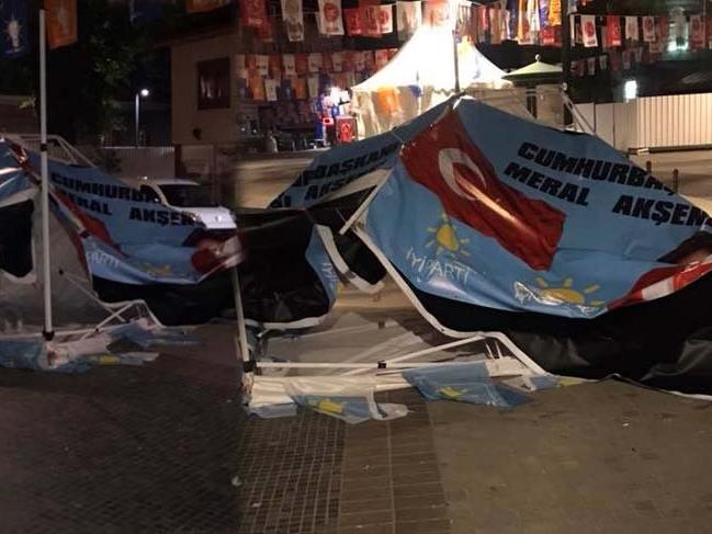 Bursa'da İYİ Parti standına saldırı gerçekleştirildi