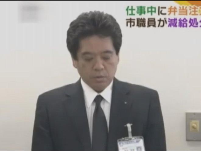 Japonya'da örnek davranış: Devlet TV'si çalışanı öğle yemeğine erken çıktığı için özür diledi