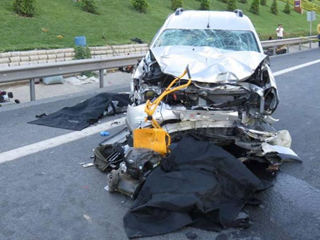 Ümraniye'de feci kaza: 2 ölü 5 yaralı