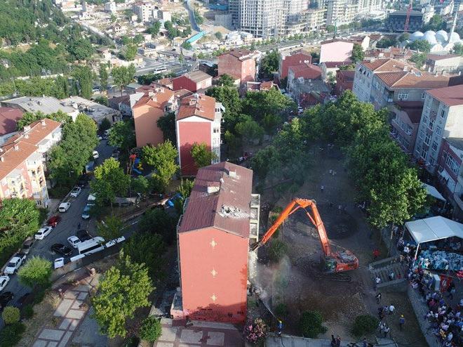 İstanbul Okmeydanı'ndaki Kentsel Dönüşüm Projesi’nde ilk kazma vuruldu