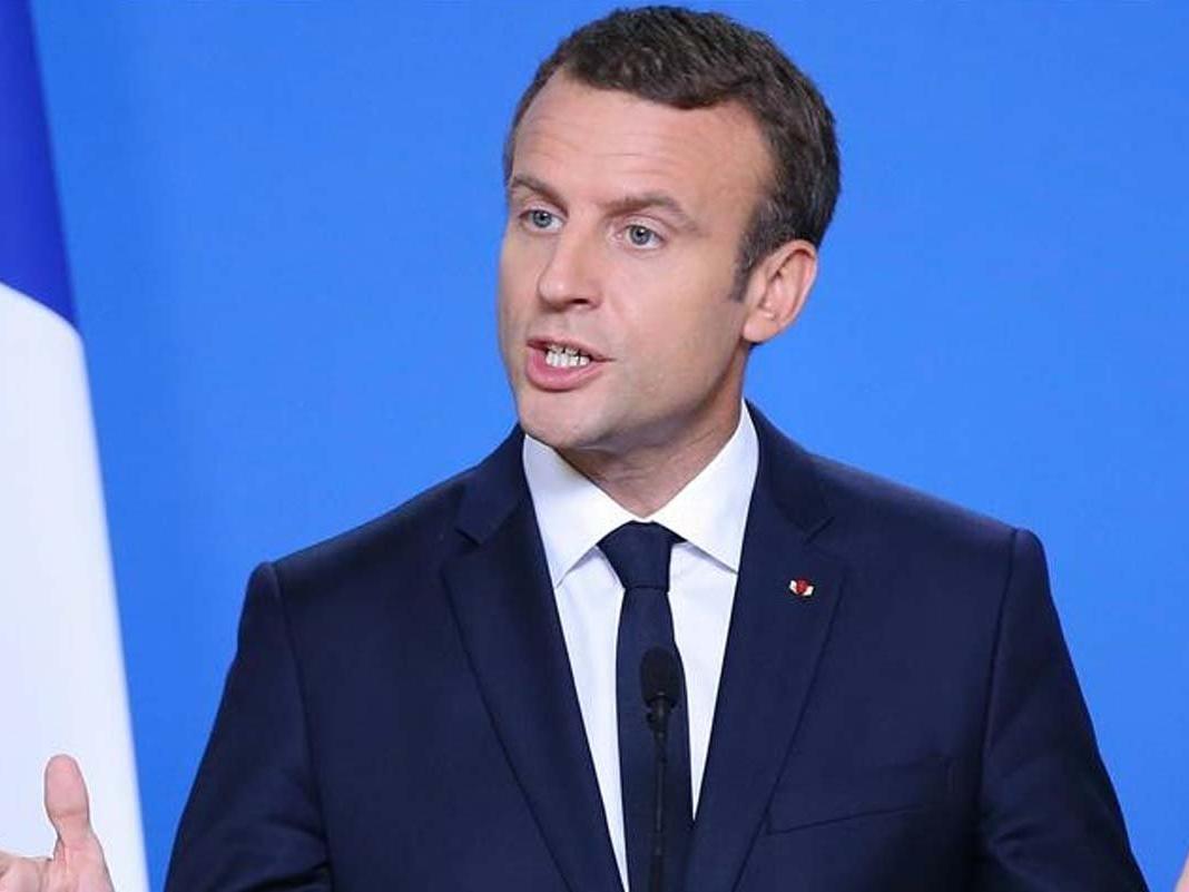 Macron mülteci kabul etmeyenler için yaptırım istedi