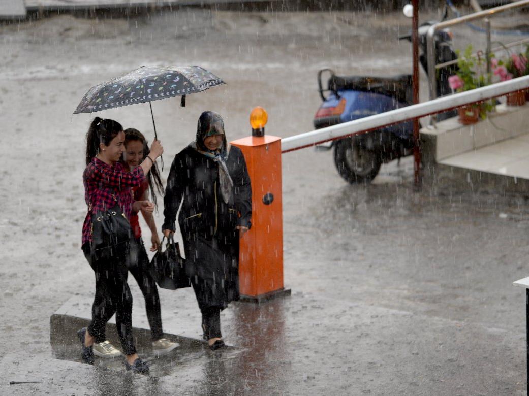 Meteoroloji'den uyarı: Kuvvetli ve sağanak yağış geliyor