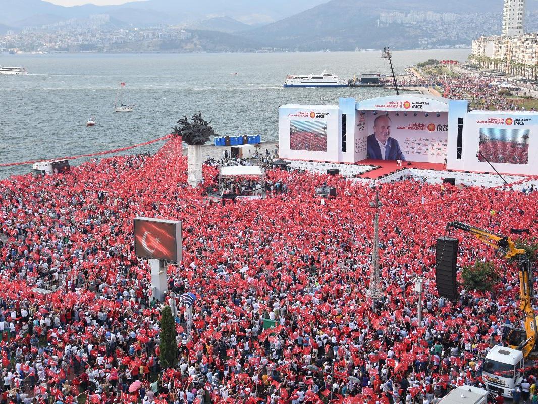 Muharrem İnce İzmir'i, #İzmir Twitter'ı salladı: 'Ağlamıyorum gözüme 2,5 milyon kişi kaçtı'