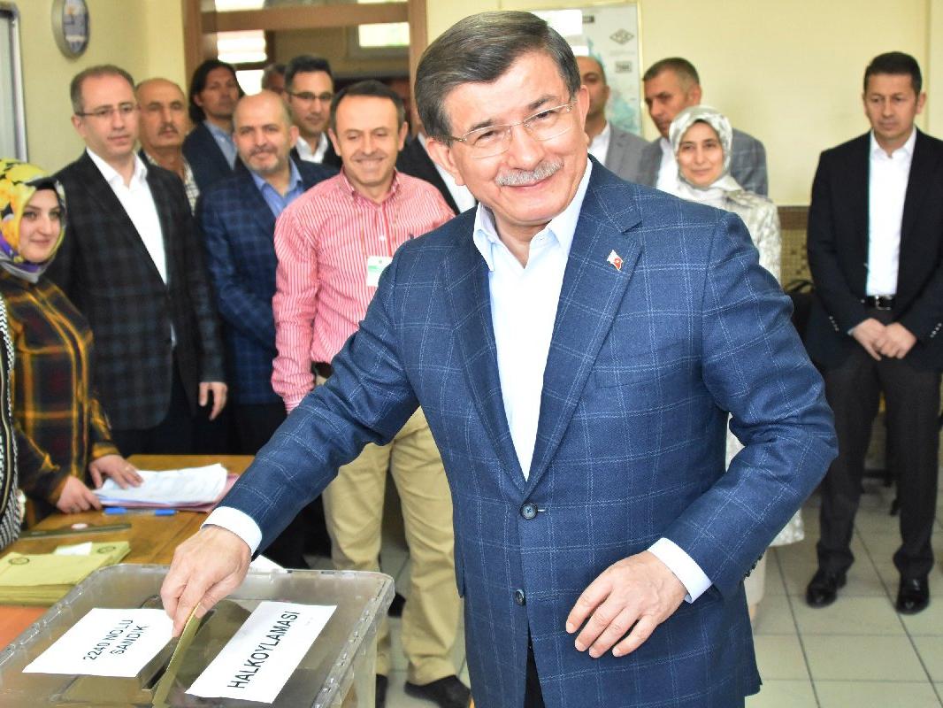 Ahmet Davutoğlu'ndan seçim tweeti