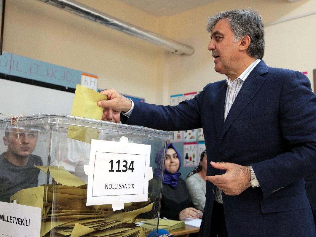 Abdullah Gül'ün sandığından Cumhurbaşkanı Erdoğan birinci çıktı