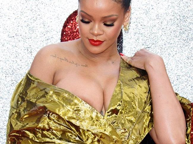 Rihanna Ocean's 8 filminin galasında giydiği kıyafetle sosyal medyanın diline düştü