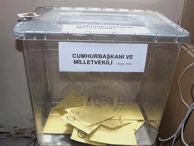 'Türk devletine hayırlı olsun' vatandaş jargonu değil! İlk oylamalarda şaşırtan görüntü