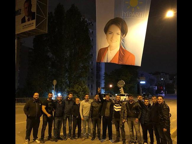 TRT kavşağına Akşener posteri astılar