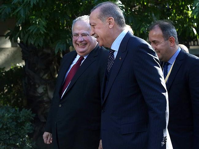 Yunanistan Dışişleri Bakanı'ndan Erdoğan'a ilginç destek