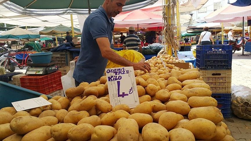 Patates üretimin fazla olduğu bölgeler arasında yer alan İzmir'in ödemiş ilçesinde de fiyatlar 4 liraya çıktı