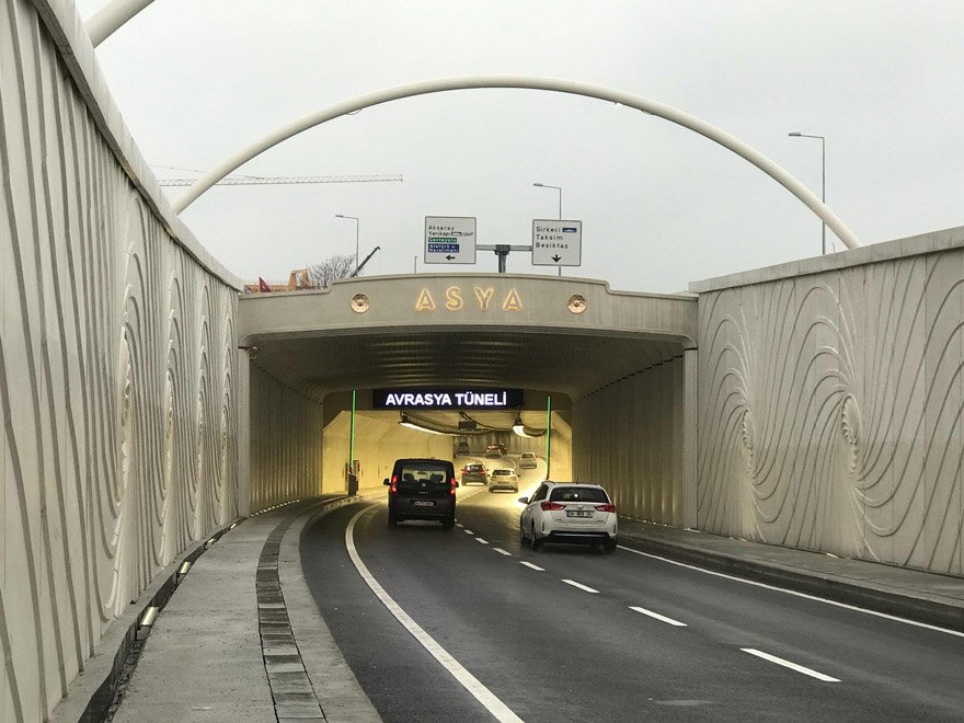 İstanbul Avrasya Tüneli - Avrasya Tüneli’nde yıllık 25 milyon 600 bin araç garantisi verildi. Sadece 10 milyon araç geçti.