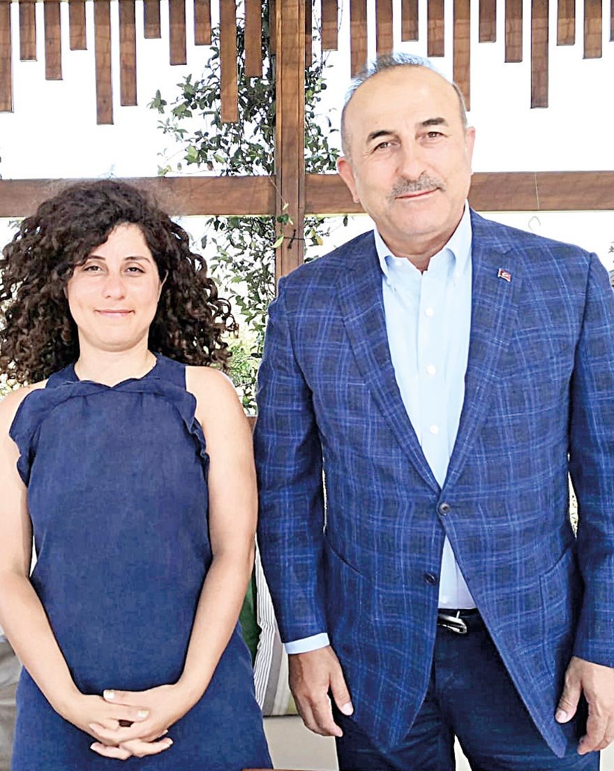 Golf tutkusu ile bilinen Çavuşoğlu, Bodrum’da katıldığı özel bir golf turnuvasında gazetecilerin yeni döneme ilişkin sorularını yanıtladı. 