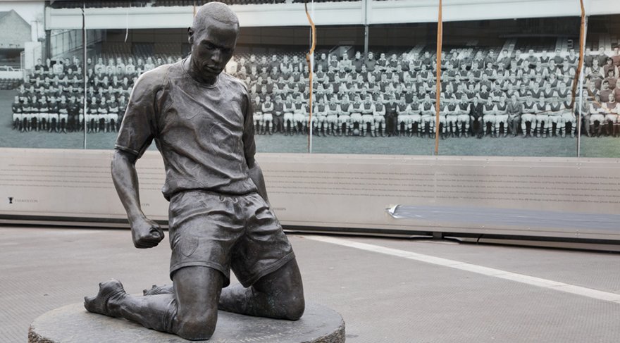 Arsenal'in efsane yıldızı Thierry Henry'nin heykeli. Fotoğraf/Shutterstock 