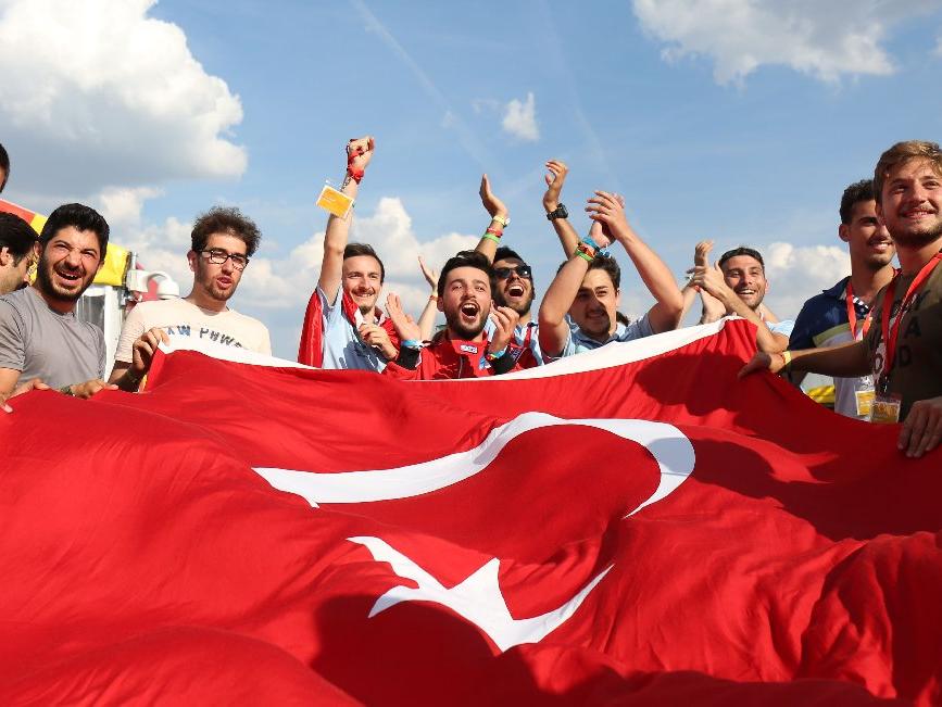 Birincilik kazanan ilk Türk takım oldular!
