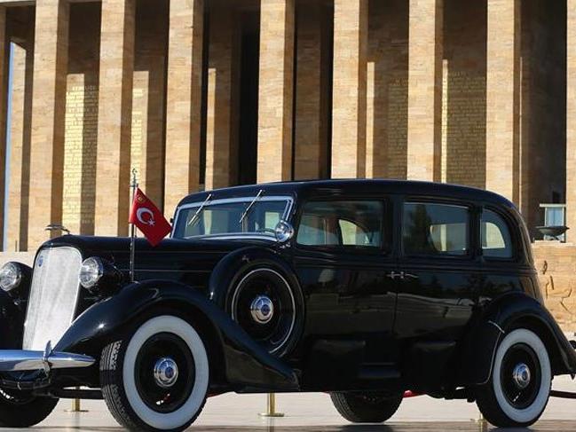 Atatürk'ün Anıtkabir'deki otomobili restore edildi