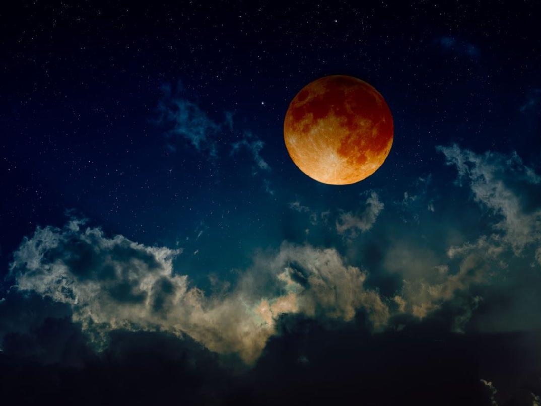 Kanlı ay tutulması saat kaçta ve en iyi nereden izlenir? Kanlı Ay Tutulması burçları nasıl etkileyecek?